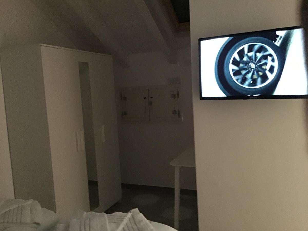 Casa Luigia Rooms Mtb In Finalborgo Bike Room Tour Ebike Trekking Finale Ligure Kültér fotó
