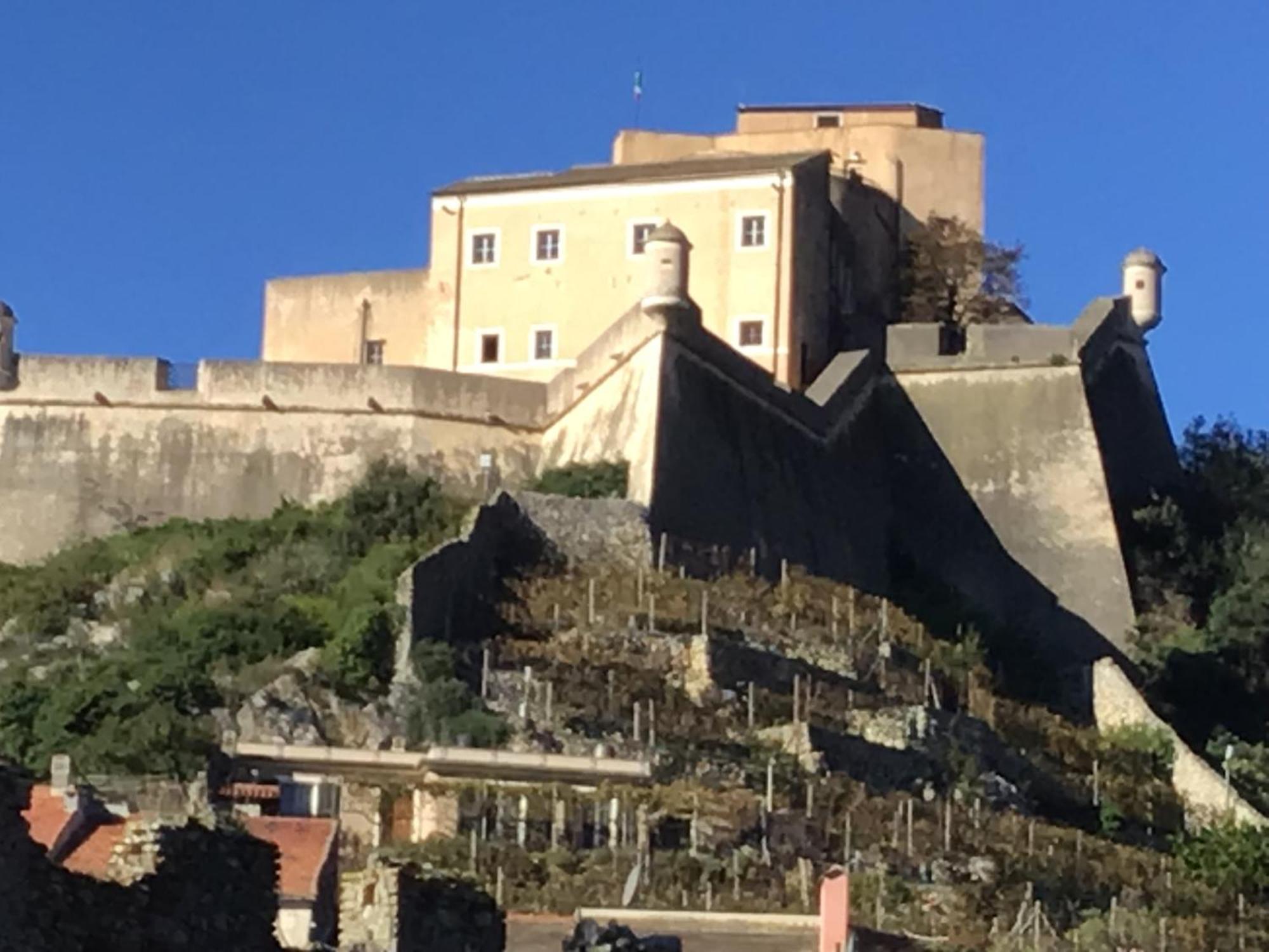 Casa Luigia Rooms Mtb In Finalborgo Bike Room Tour Ebike Trekking Finale Ligure Kültér fotó