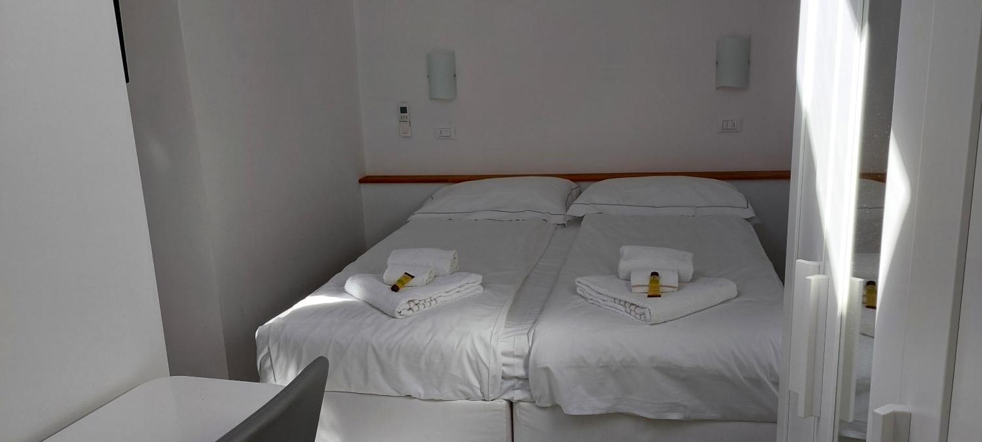 Casa Luigia Rooms Mtb In Finalborgo Bike Room Tour Ebike Trekking Finale Ligure Kültér fotó