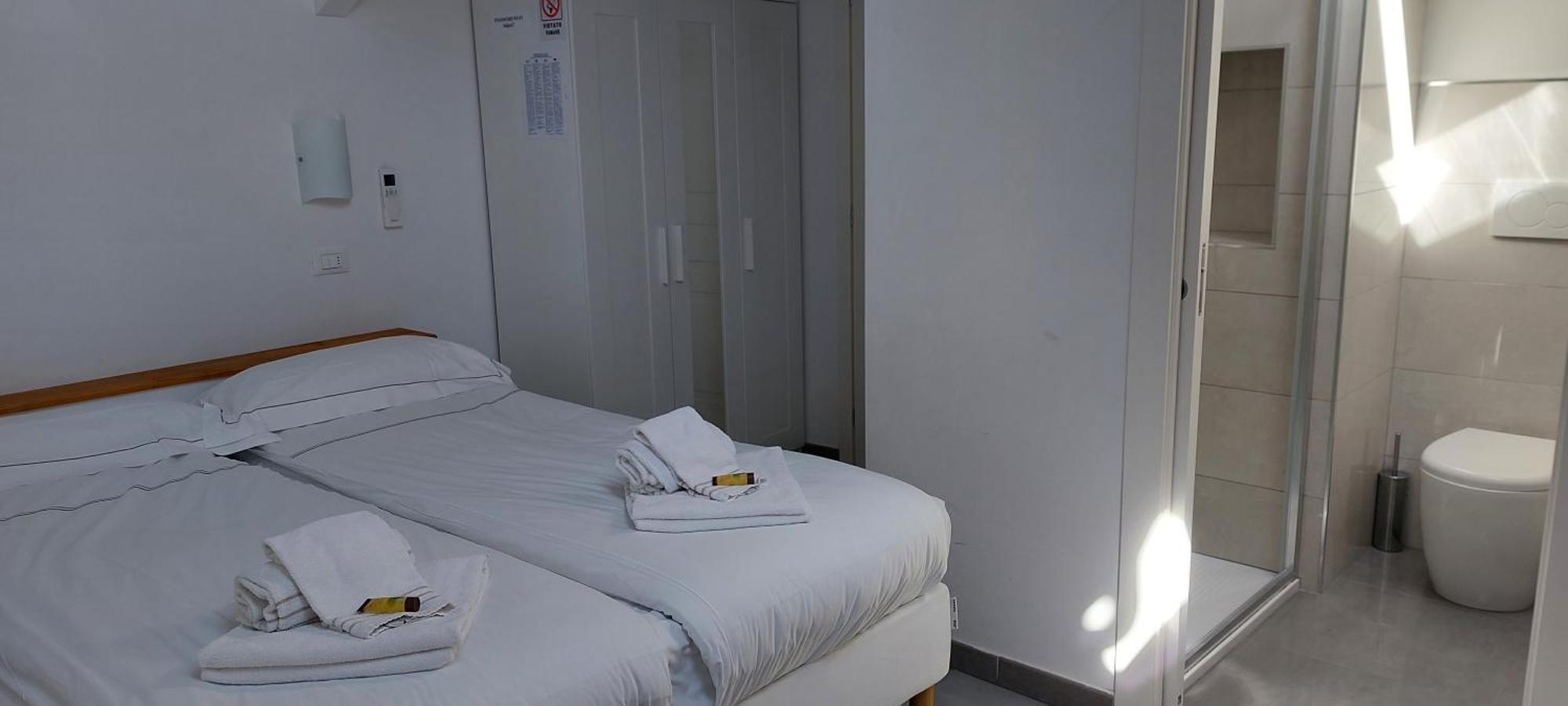 Casa Luigia Rooms Mtb In Finalborgo Bike Room Tour Ebike Trekking Finale Ligure Kültér fotó